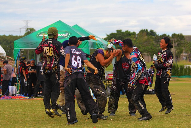 随着社交媒 随着社交媒